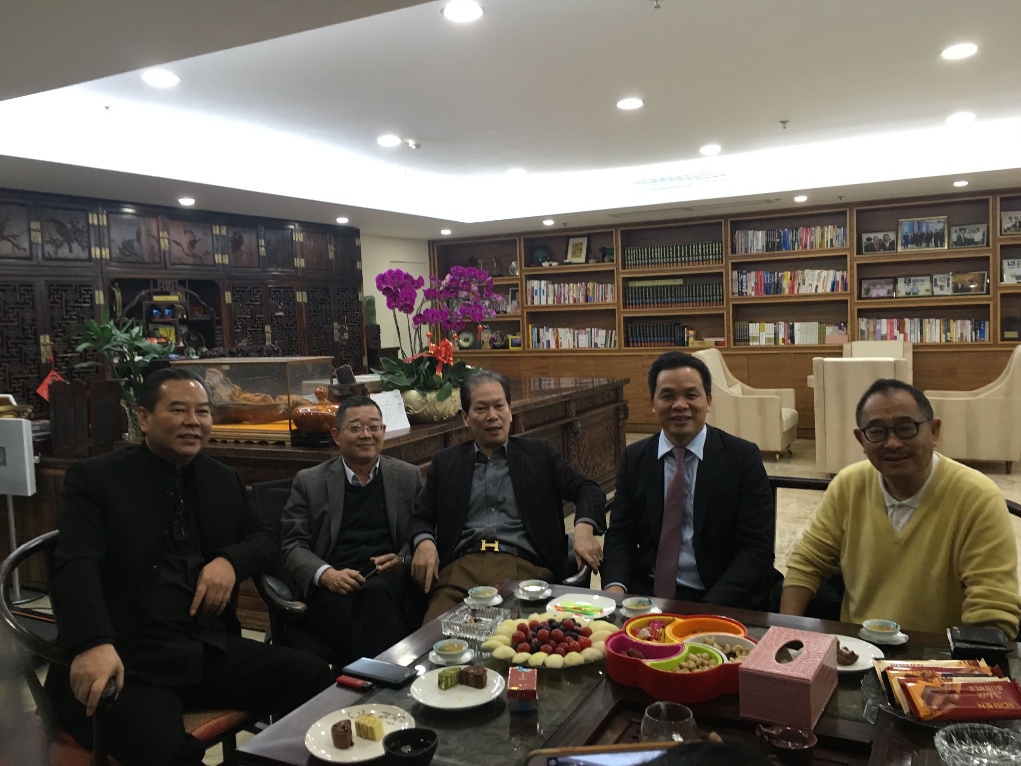 同心成员一行赴张春华董事长旗下朗华集团参观交流